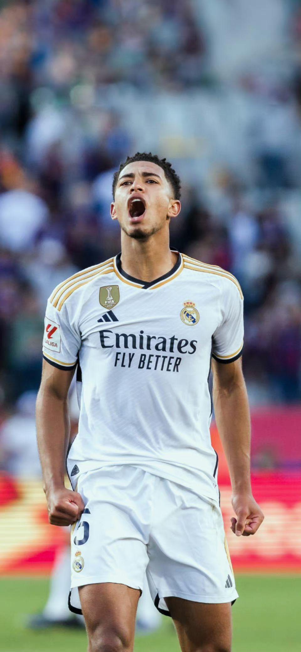 C罗晒与特朗普合照：感谢总统先生的盛情邀请及热烈欢迎（C罗晒与特朗普总统合影：感谢其热情邀请与欢迎）