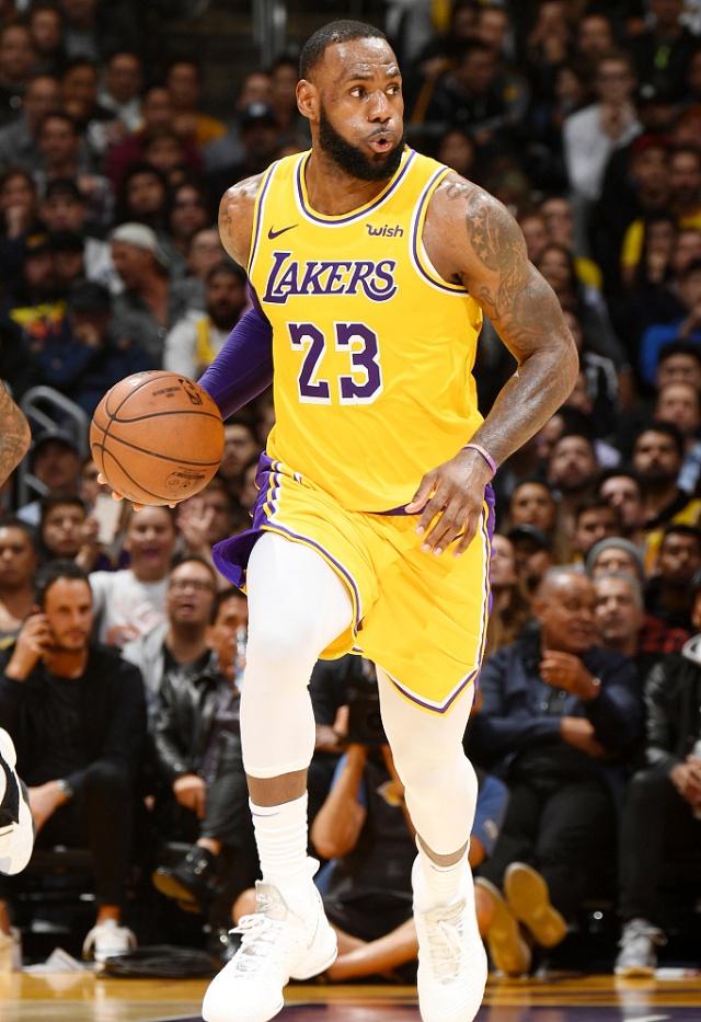 跟队记者：米兰内部否认了蒂亚戈-席尔瓦可能回归的传闻（跟队记者：米兰方面否认蒂亚戈-席尔瓦回归传闻）