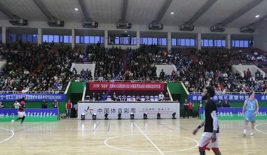 挺铁的！乔治半场9中2&三分5中1仅拿5分2板2助（手感冰凉！乔治半场9投2中、三分5投1中，仅得5分2篮板2助攻）